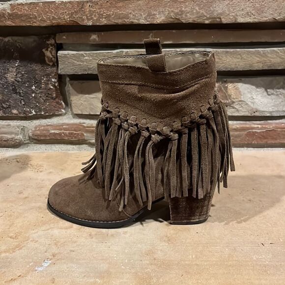 Sbicca Sound Fringed Khaki Suede Heeled Ankle Boot - Picture 3 of 7